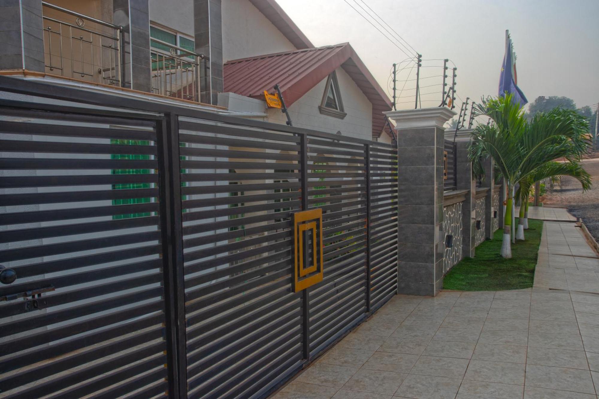 Labev Hotel Kumasi Exterior foto